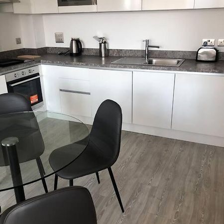 3 Bedroom Apartment Free Parking Manchester Eksteriør bilde