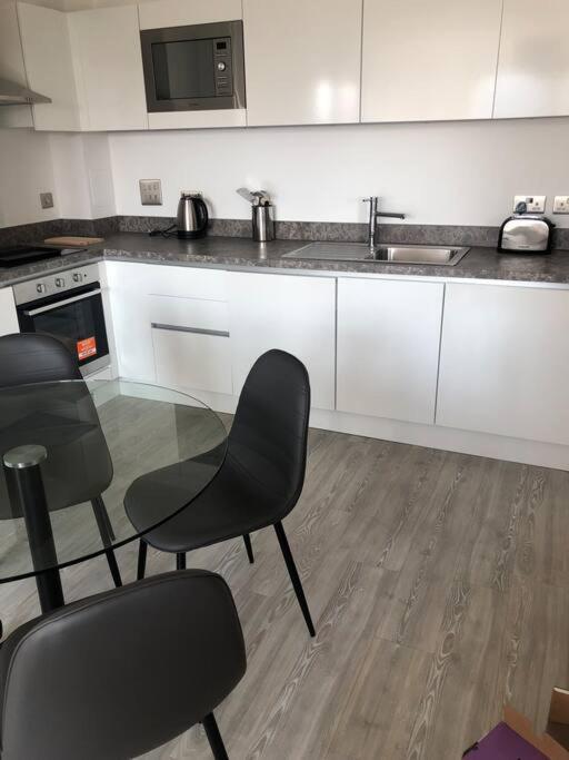 3 Bedroom Apartment Free Parking Manchester Eksteriør bilde
