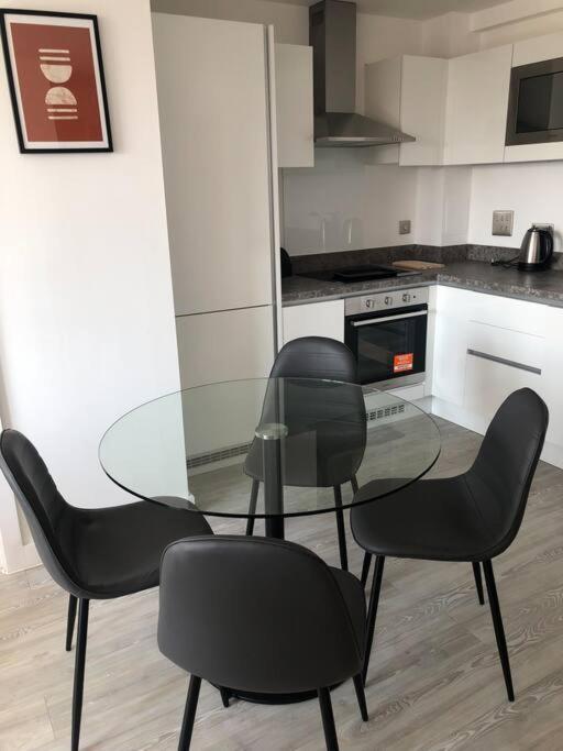 3 Bedroom Apartment Free Parking Manchester Eksteriør bilde